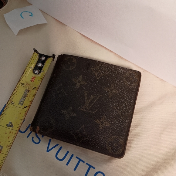 Authentic LOUIS VUITTON wallet - Picture 15 of 15